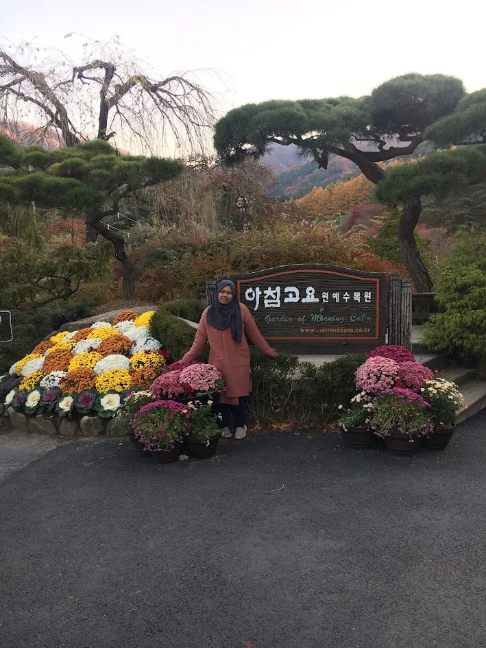 Pintu masuk the garden of morning calm