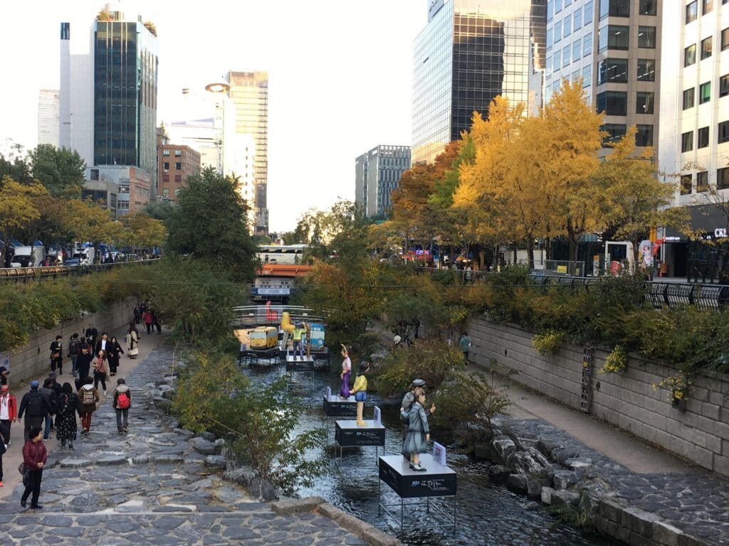 Dongdaemun riverwalk